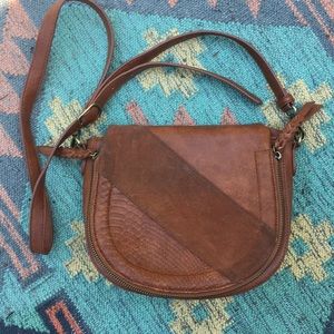 Crossbody purse